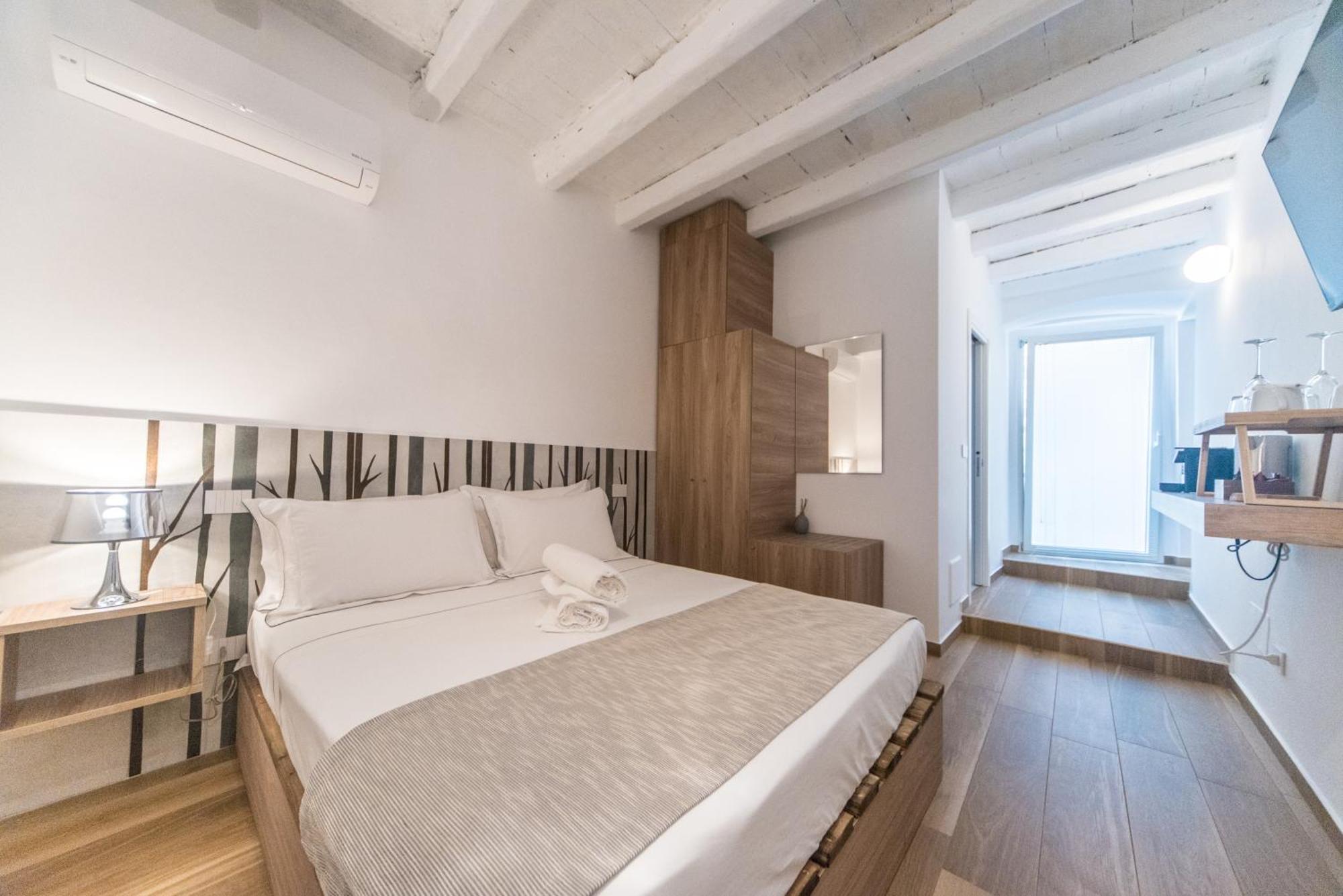 Suite Santa Chiara Трани Экстерьер фото