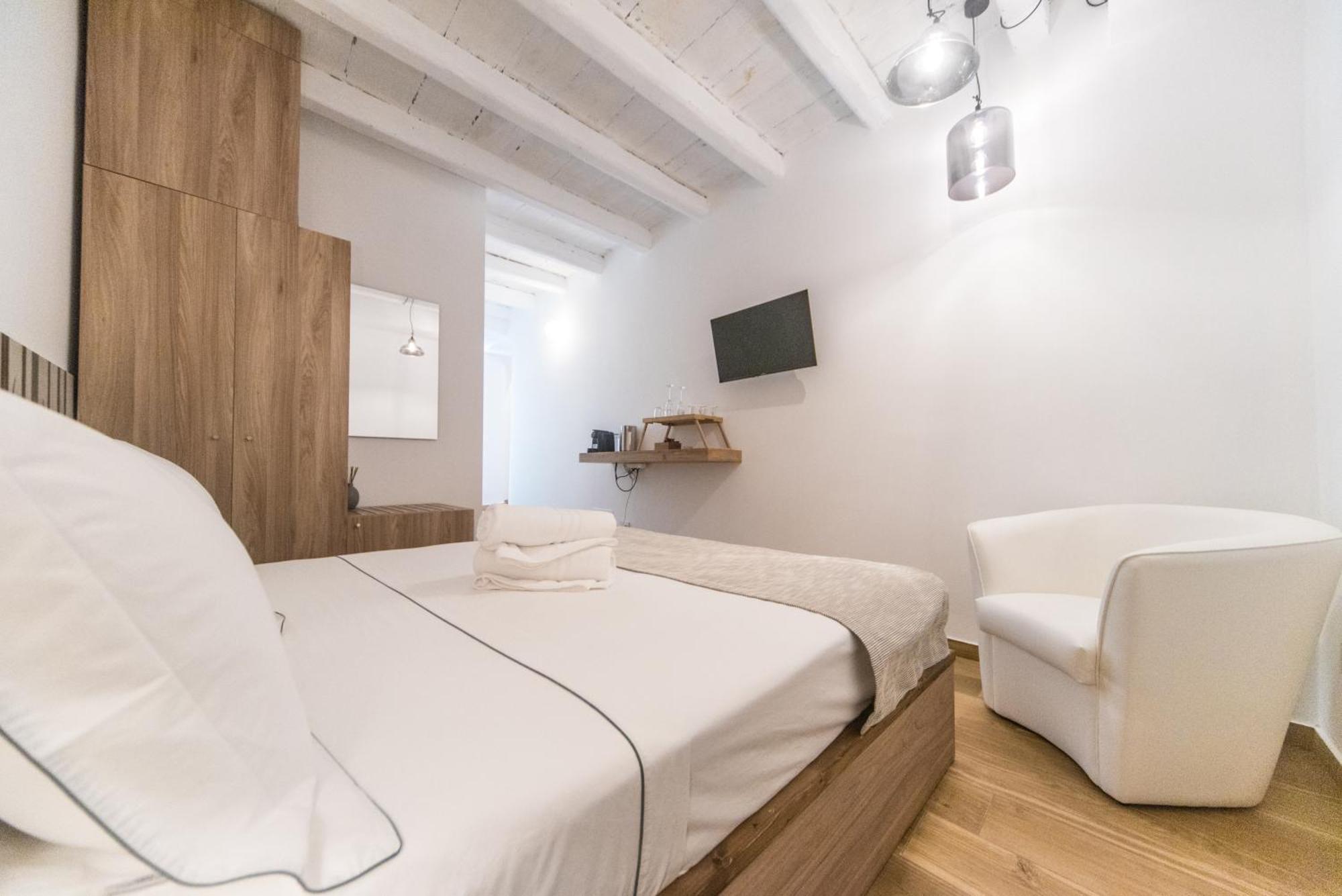 Suite Santa Chiara Трани Экстерьер фото