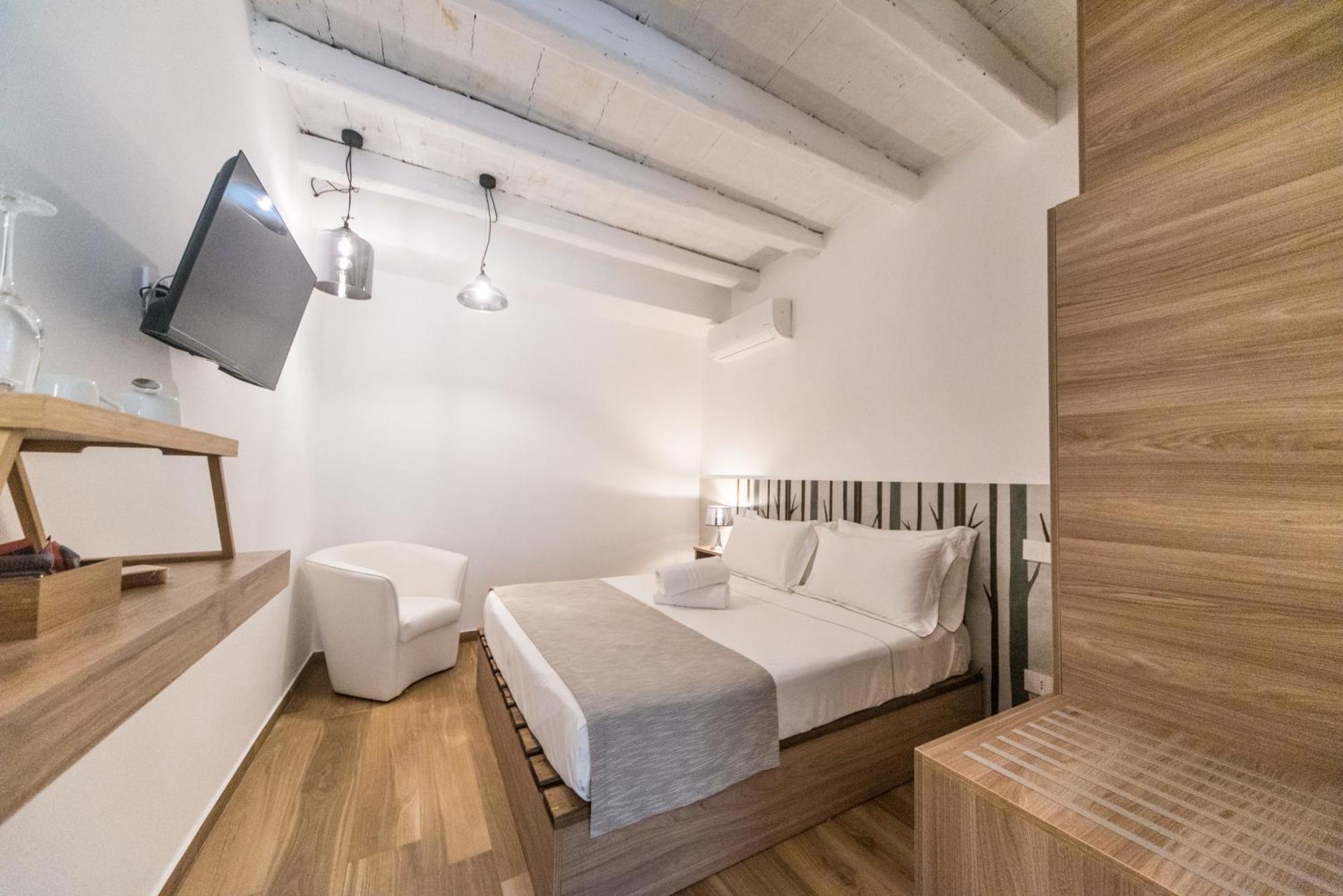 Suite Santa Chiara Трани Экстерьер фото