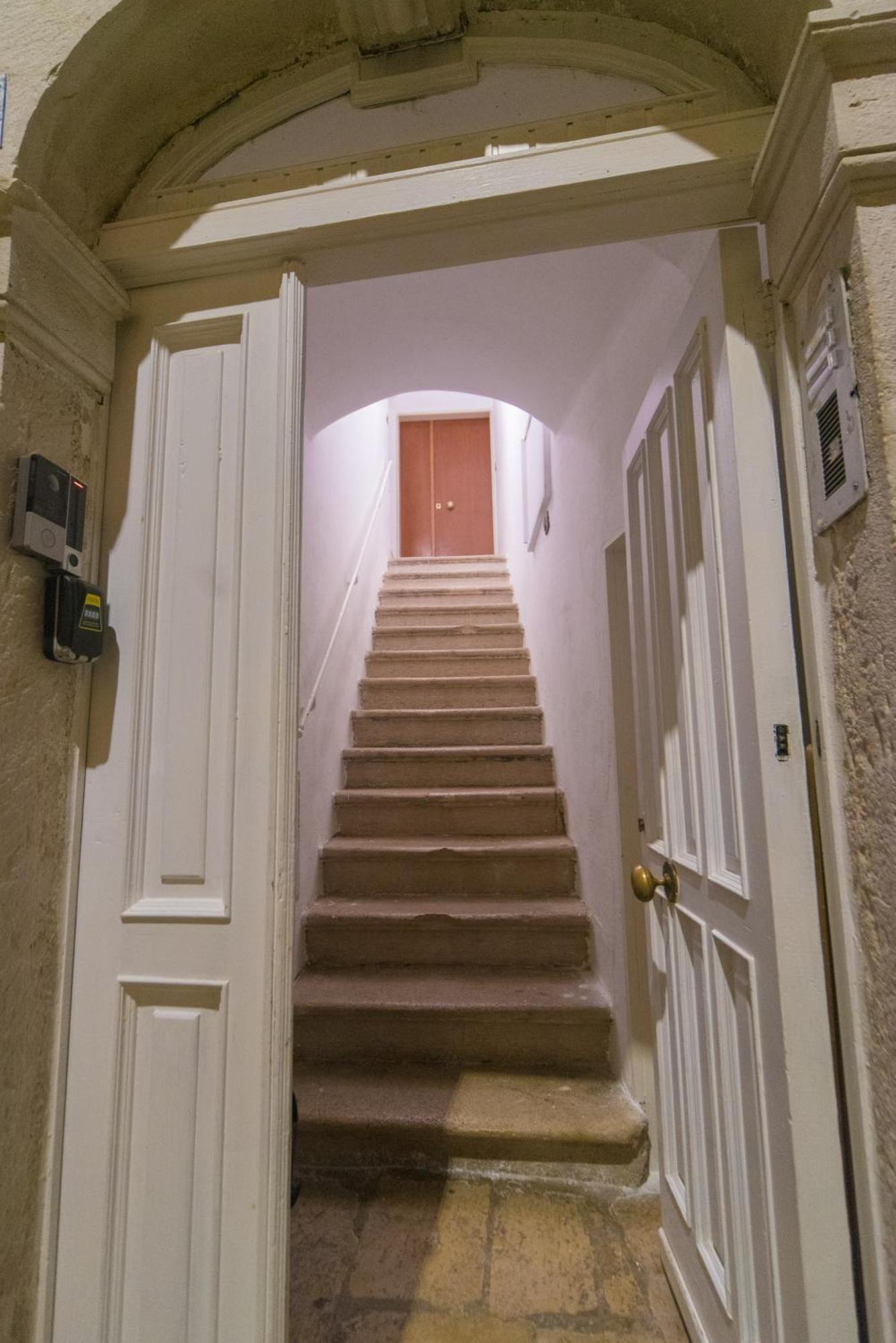Suite Santa Chiara Трани Экстерьер фото